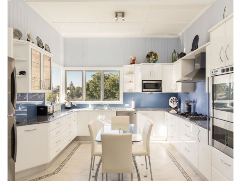 8 Spica Street, Coorparoo QLD 4151