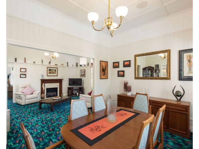 8 Spica Street, Coorparoo QLD 4151