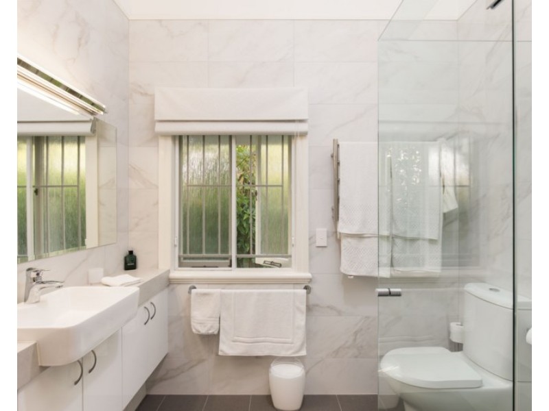 8 Spica Street, Coorparoo QLD 4151