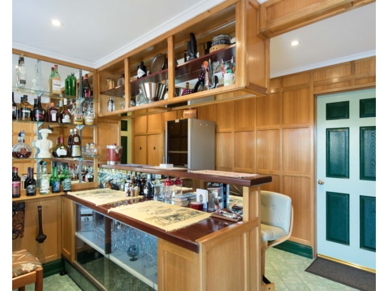 8 Spica Street, Coorparoo QLD 4151