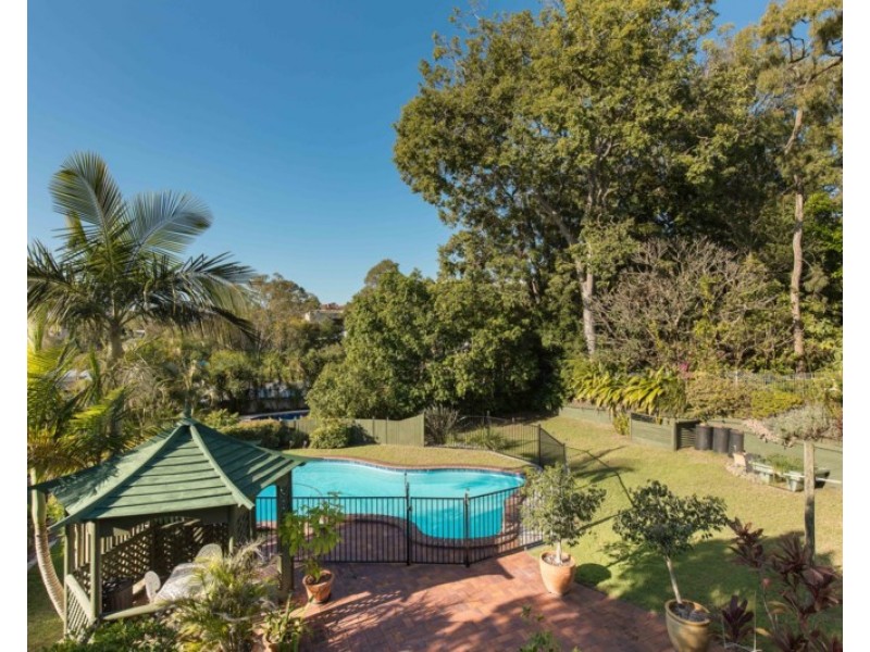 8 Spica Street, Coorparoo QLD 4151