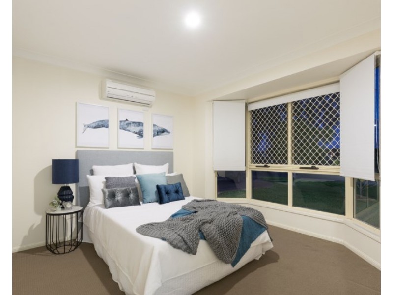 27 Cedar Street, Cannon Hill QLD 4170