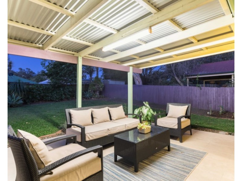 27 Cedar Street, Cannon Hill QLD 4170