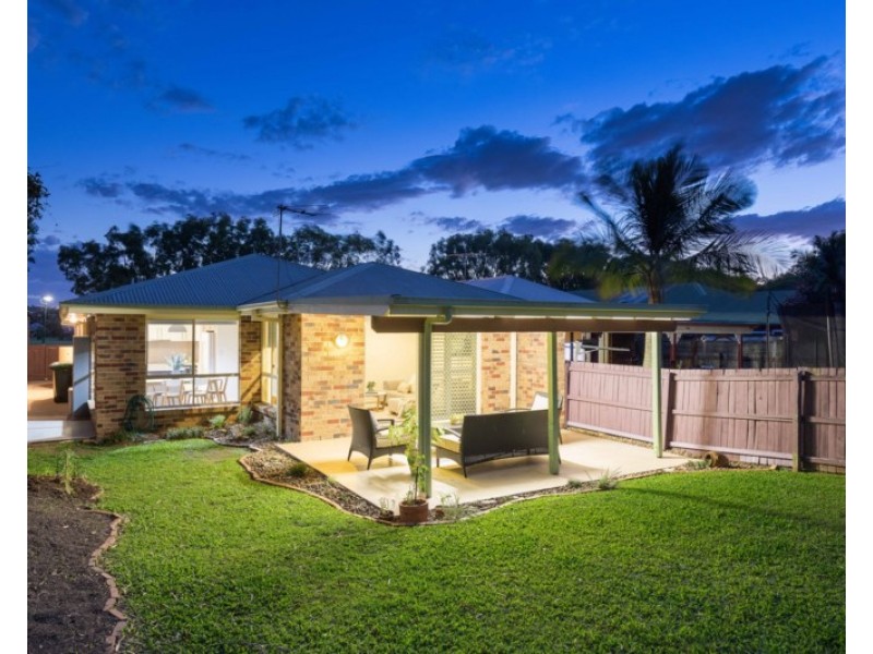 27 Cedar Street, Cannon Hill QLD 4170