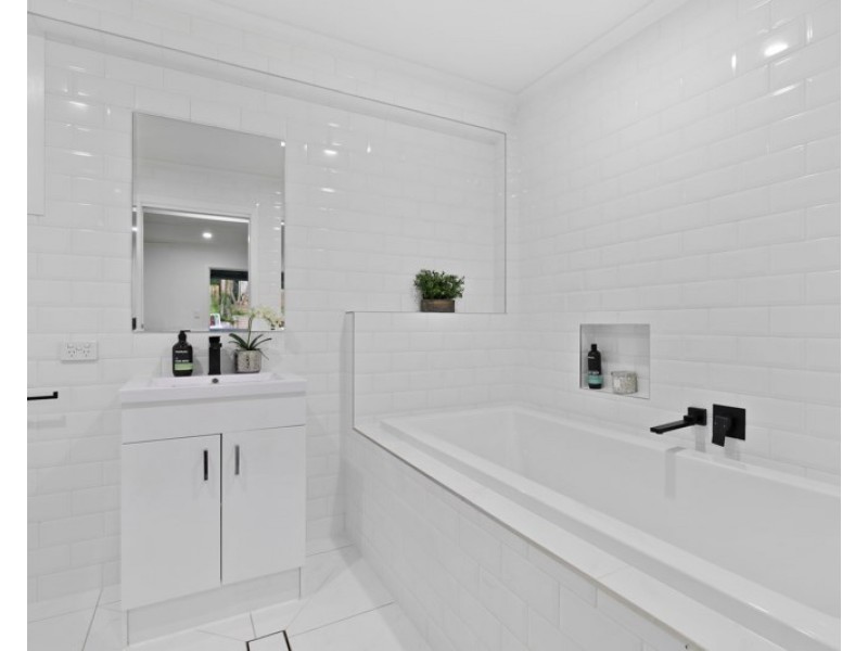 16 Ballandean Street, Murarrie QLD 4172