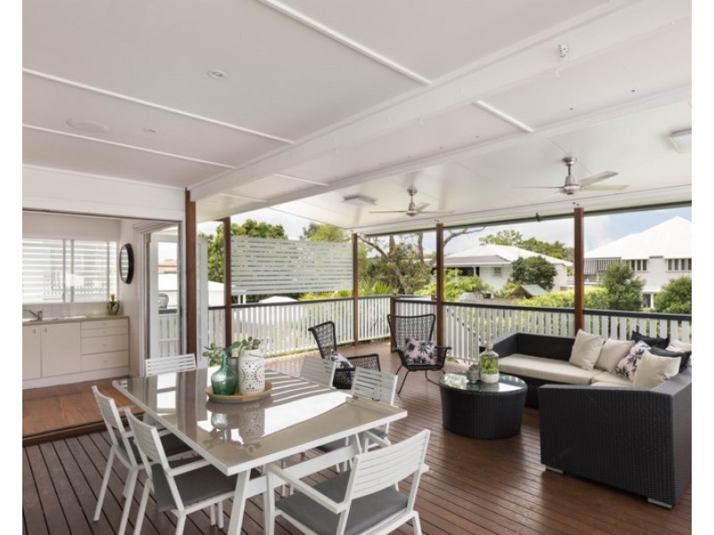 16 Harris Street, Hawthorne QLD 4171