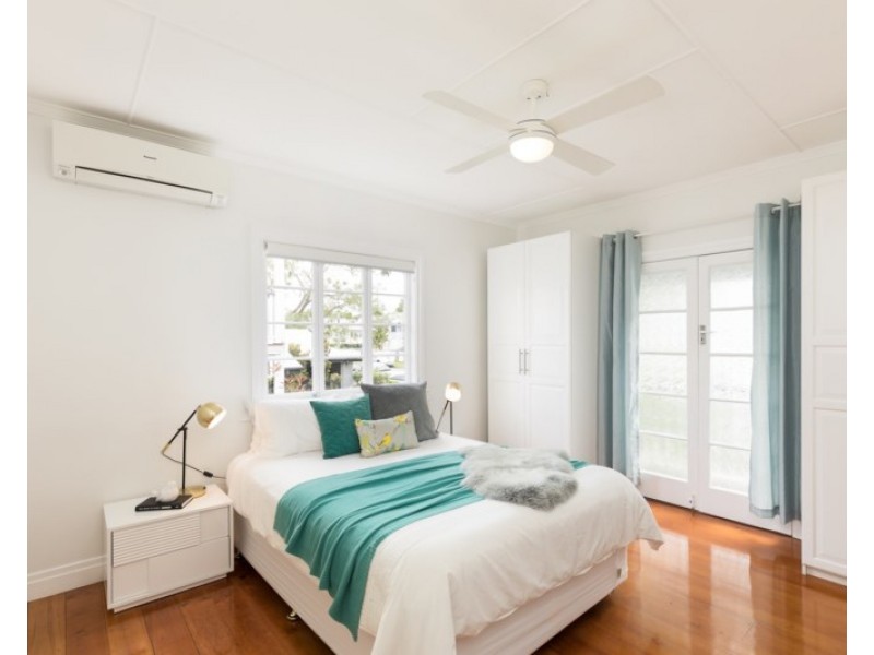 16 Harris Street, Hawthorne QLD 4171