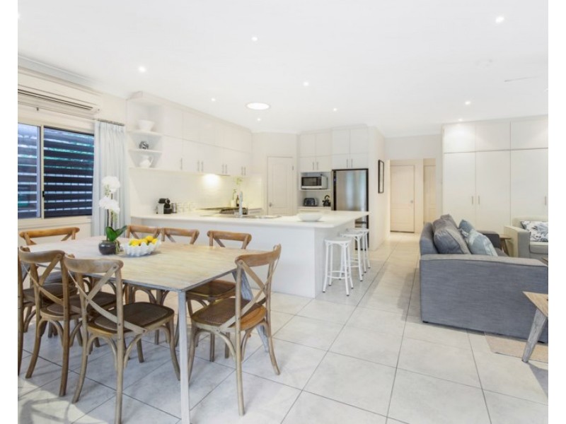 10 Lindsay Street, Hawthorne QLD 4171