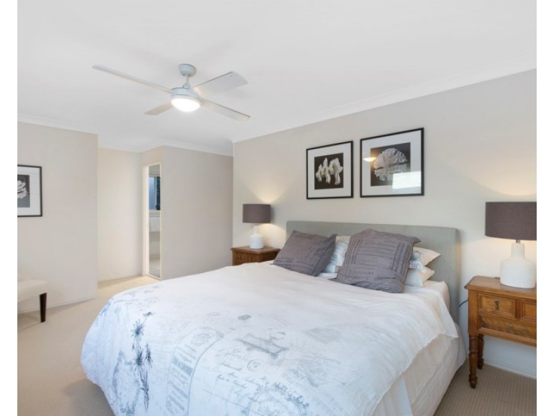 10 Lindsay Street, Hawthorne QLD 4171