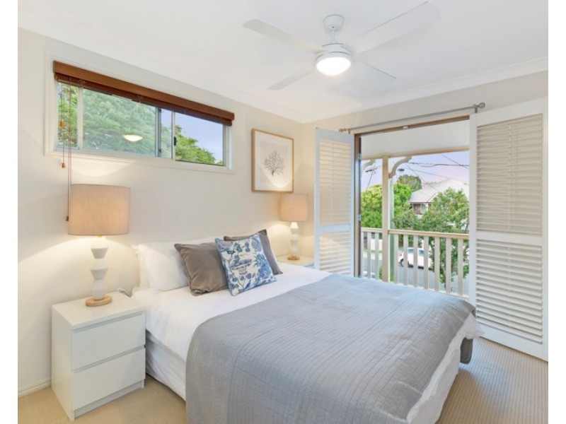 10 Lindsay Street, Hawthorne QLD 4171