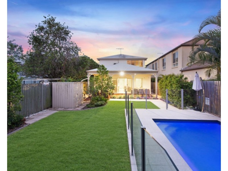 10 Lindsay Street, Hawthorne QLD 4171