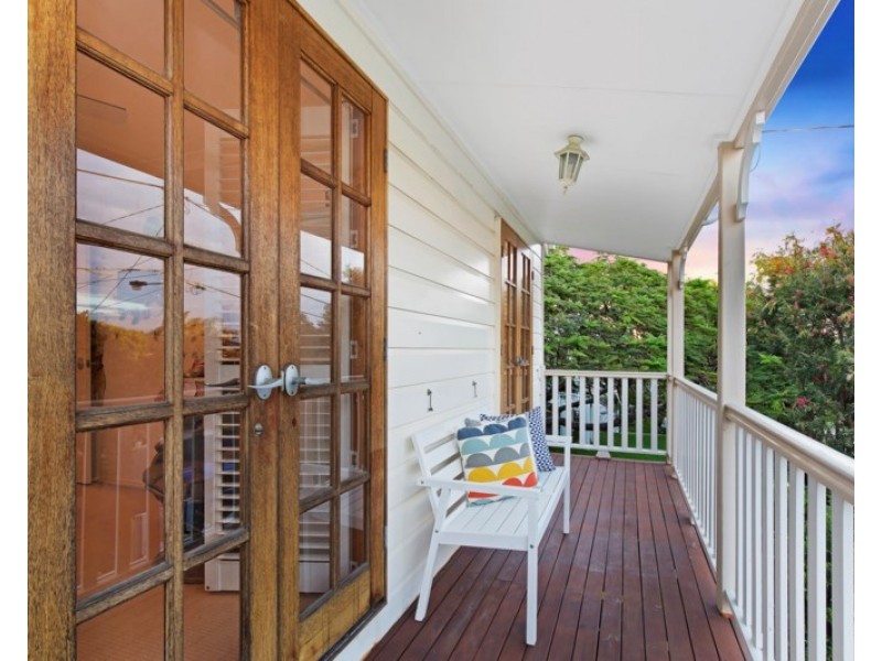 10 Lindsay Street, Hawthorne QLD 4171