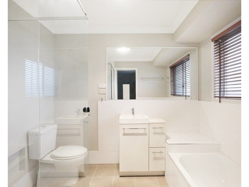 3 Acacia Close, Holland Park West QLD 4121