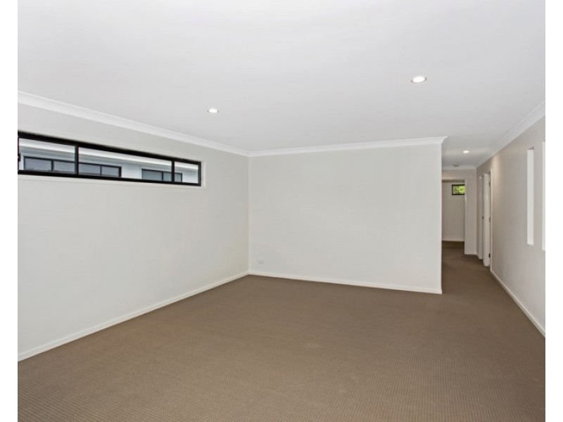 811 Oxley Road, Corinda QLD 4075