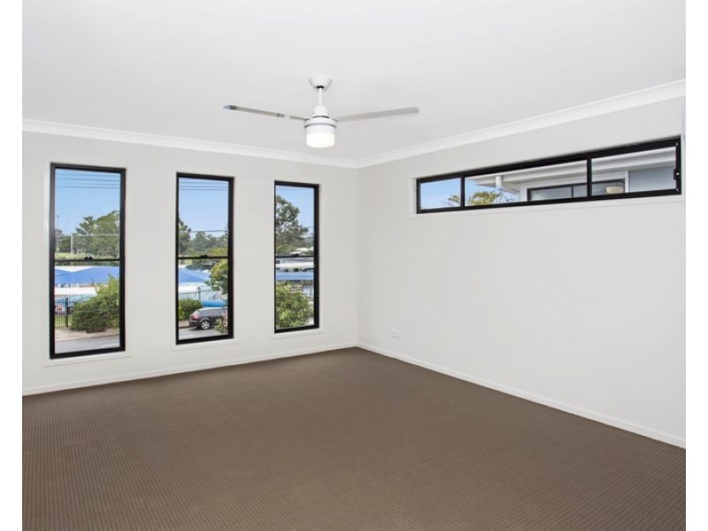 811 Oxley Road, Corinda QLD 4075