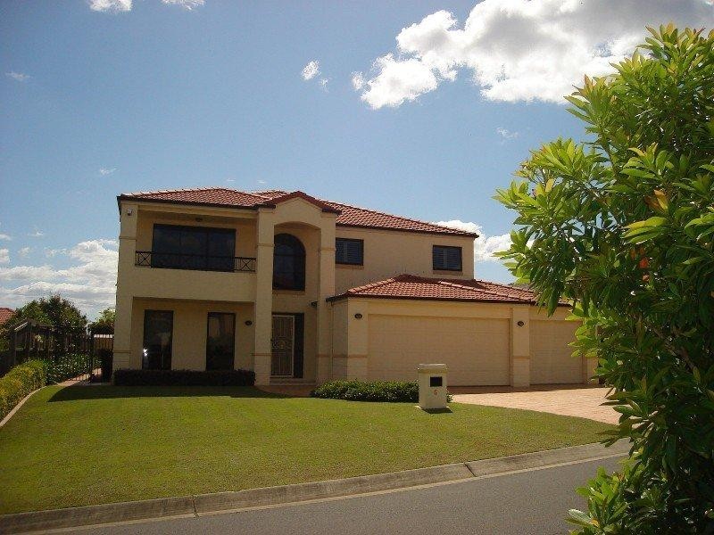 6 Grasmere Place, Carindale QLD 4152