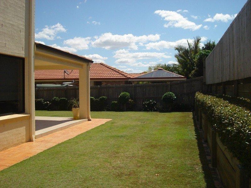 6 Grasmere Place, Carindale QLD 4152