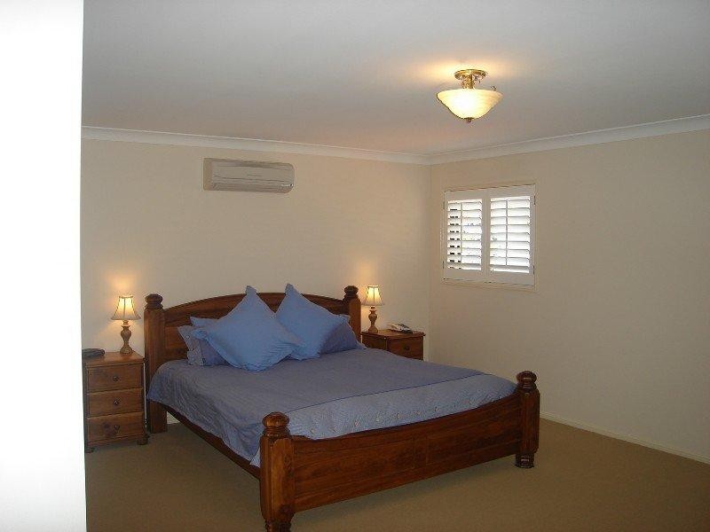 6 Grasmere Place, Carindale QLD 4152