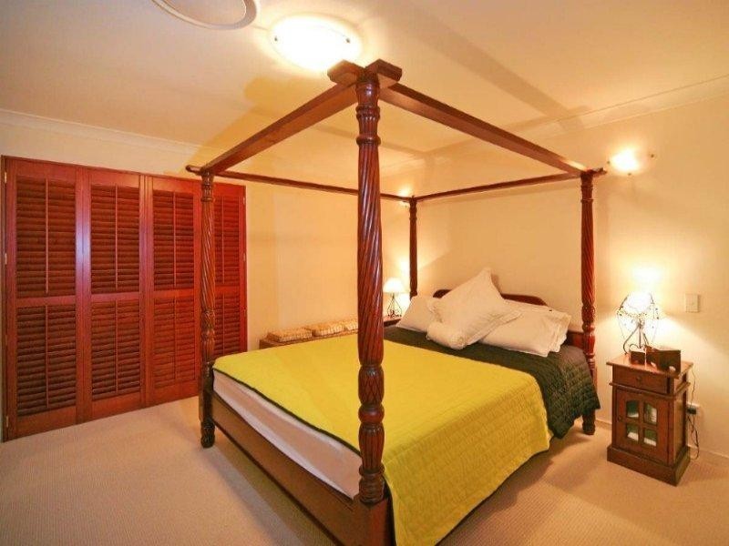 24 Sunset Place, Carindale QLD 4152