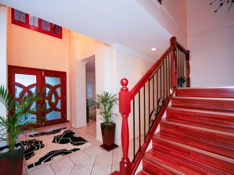 24 Sunset Place, Carindale QLD 4152