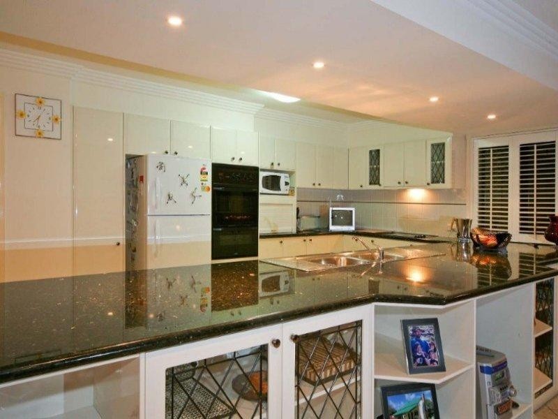 24 Sunset Place, Carindale QLD 4152