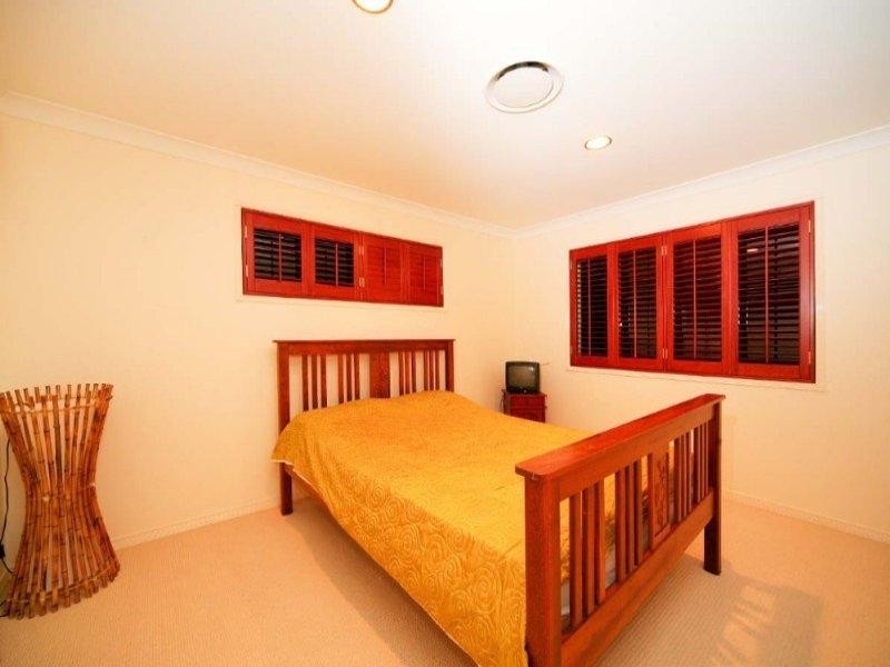 24 Sunset Place, Carindale QLD 4152