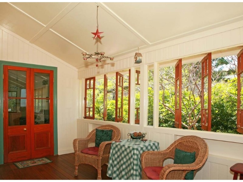 12 Victoria Street, Balmoral QLD 4171