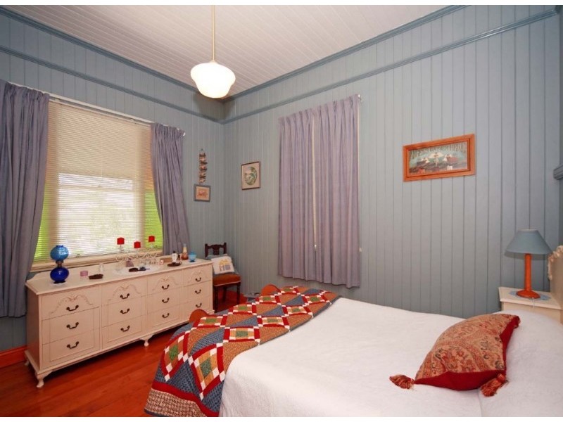 12 Victoria Street, Balmoral QLD 4171