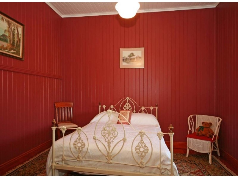 12 Victoria Street, Balmoral QLD 4171