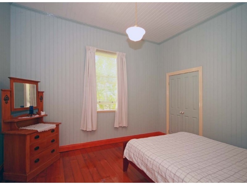 12 Victoria Street, Balmoral QLD 4171