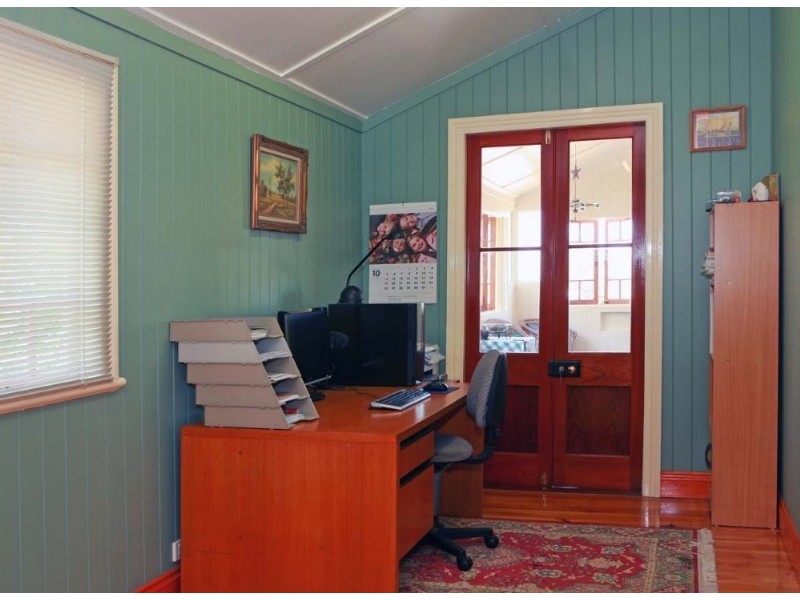 12 Victoria Street, Balmoral QLD 4171