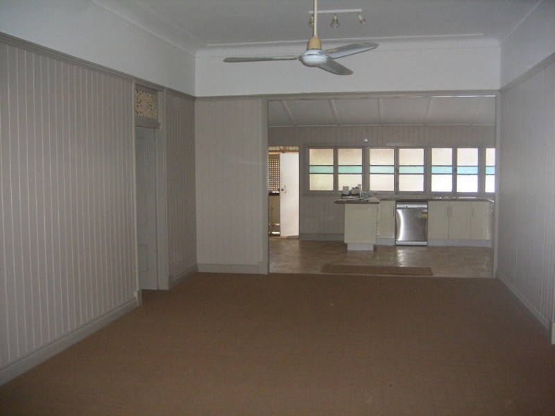 86 Riding Road, Hawthorne QLD 4171