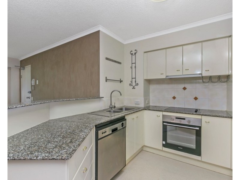 18/55 Harries Road, Coorparoo QLD 4151