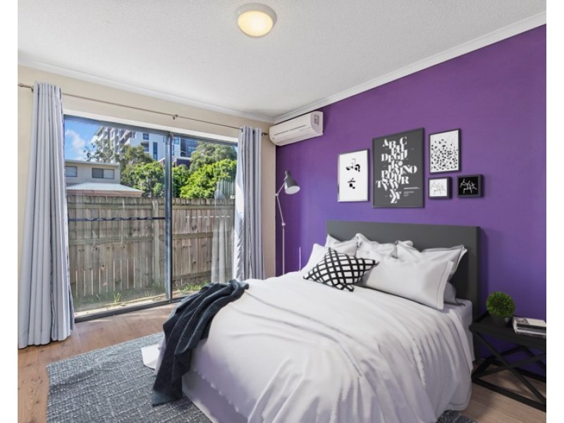 18/55 Harries Road, Coorparoo QLD 4151