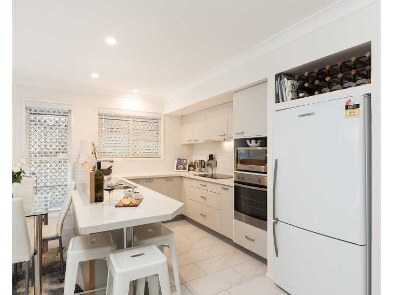 2/31 Grosvenor Street, Yeerongpilly QLD 4105