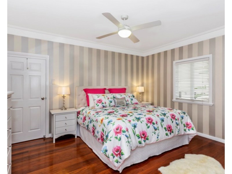 52 The Promenade, Camp Hill QLD 4152