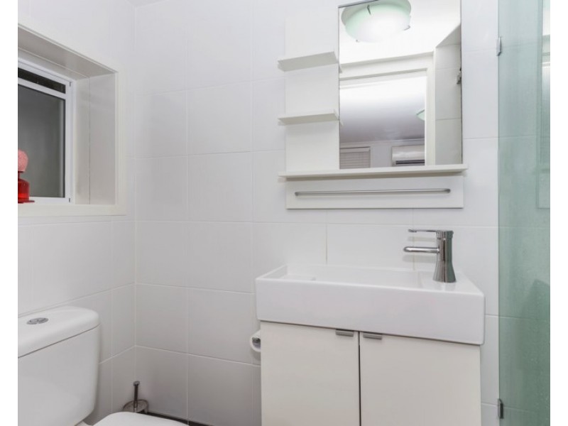 52 The Promenade, Camp Hill QLD 4152