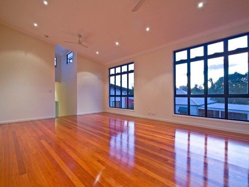 112 Kingsbury Street, Norman Park QLD 4170