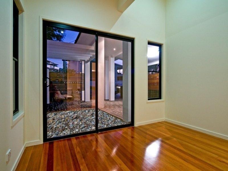 112 Kingsbury Street, Norman Park QLD 4170