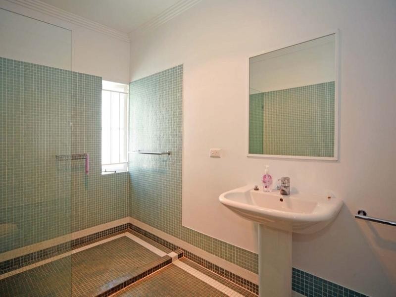 35 Bodalla Street, Norman Park QLD 4170