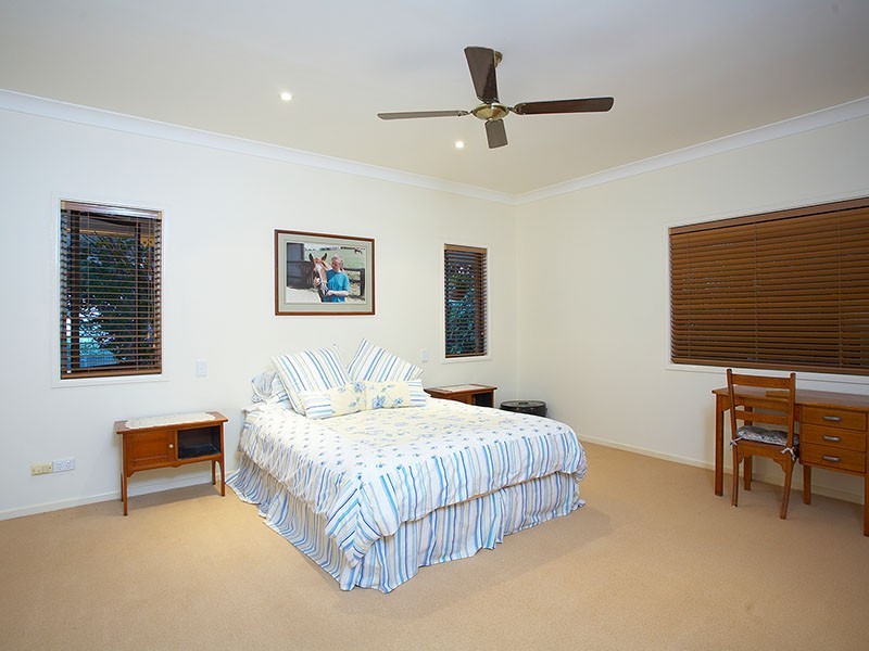 24 Mccormack Place, Wakerley QLD 4154