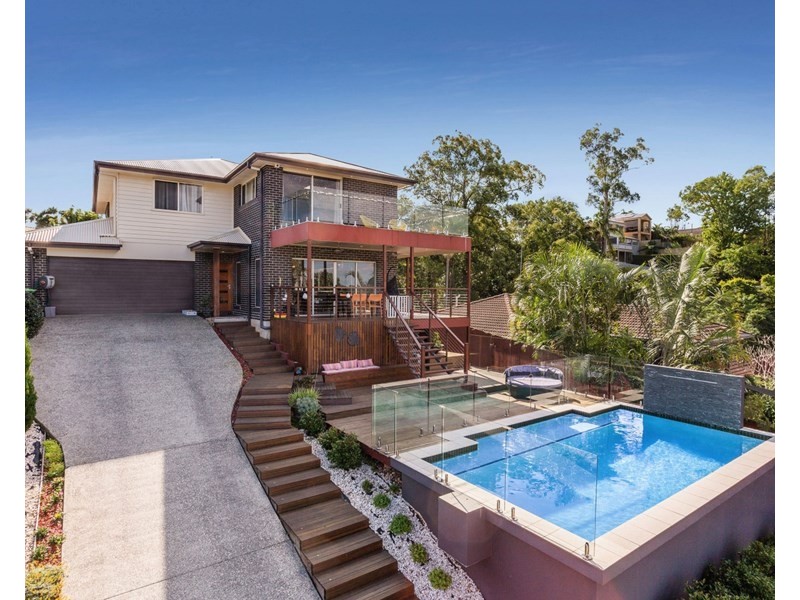 18 Dodwell Street, Holland Park West QLD 4121