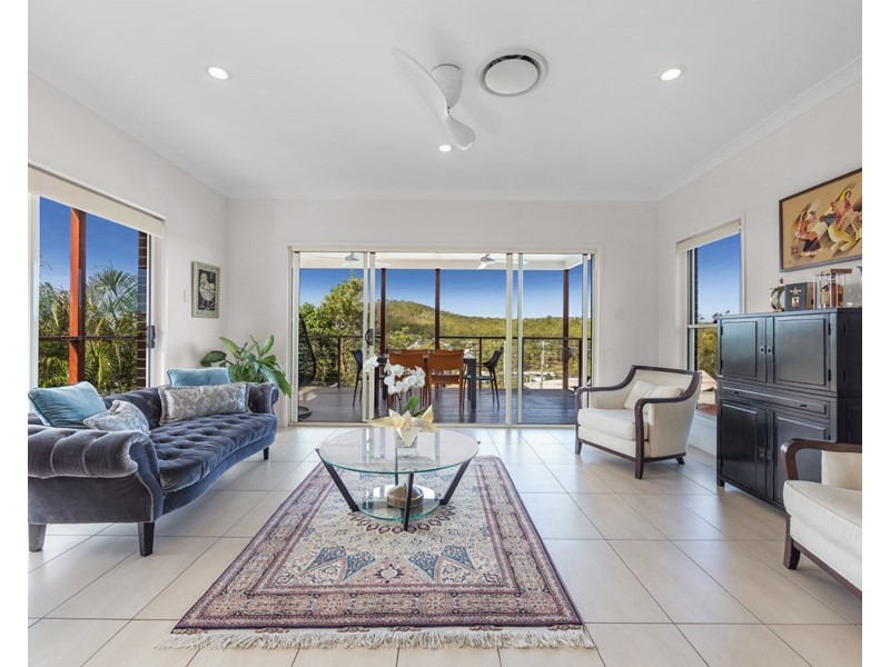 18 Dodwell Street, Holland Park West QLD 4121