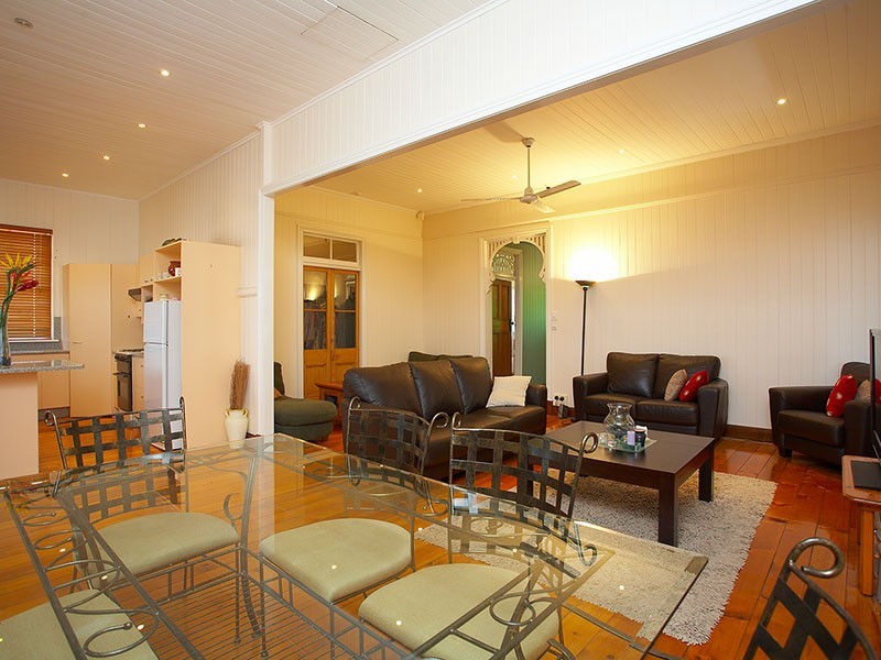 35 Orchard Street, Hawthorne QLD 4171