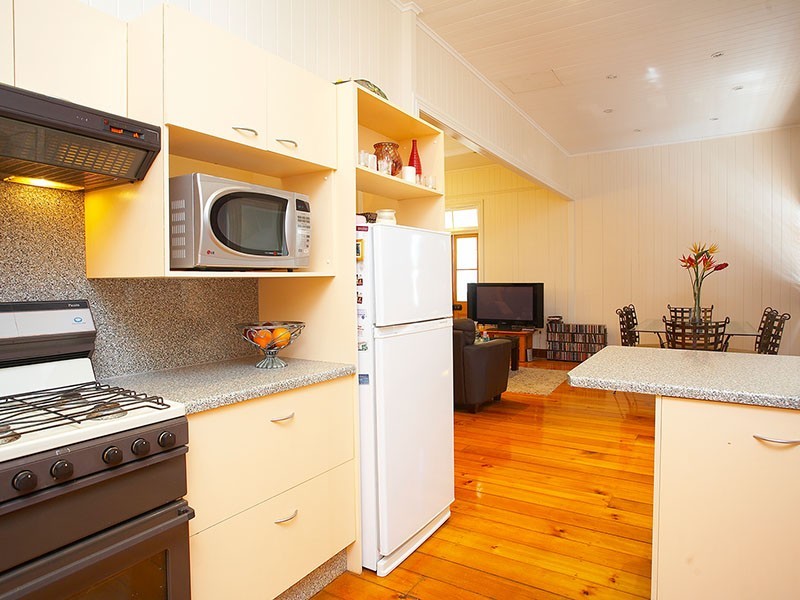 35 Orchard Street, Hawthorne QLD 4171