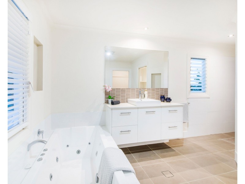 29 Tarana Street, Camp Hill QLD 4152