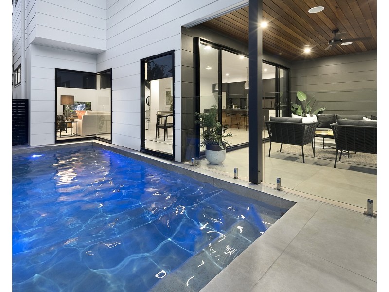 8 Ashmole Street, Camp Hill QLD 4152