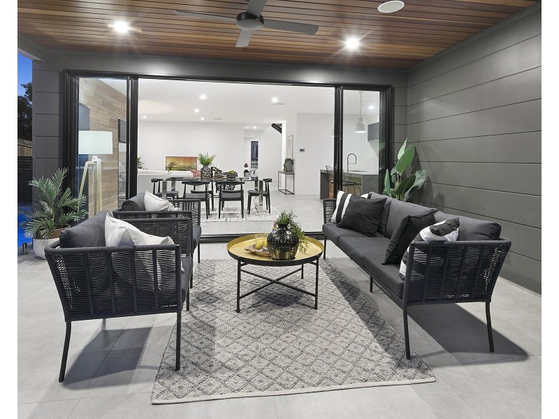 8 Ashmole Street, Camp Hill QLD 4152