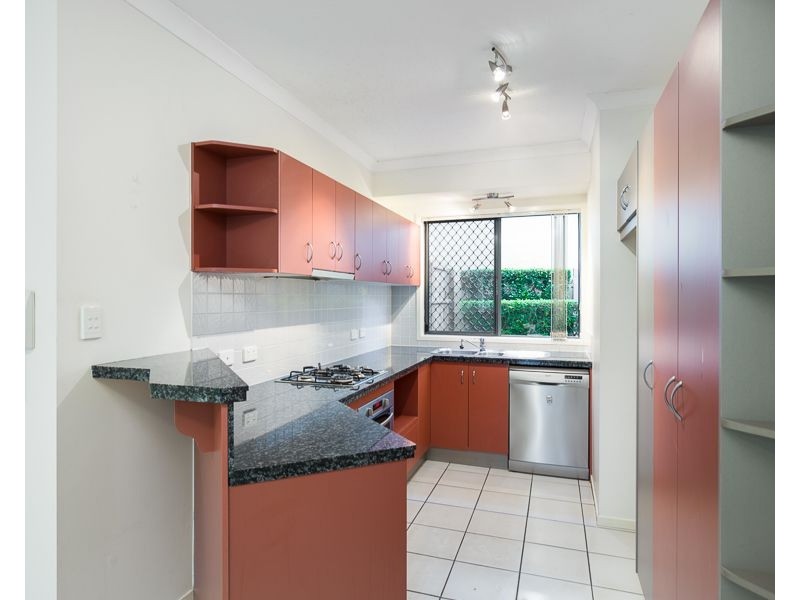 4/34 Douglas Street, Greenslopes QLD 4120