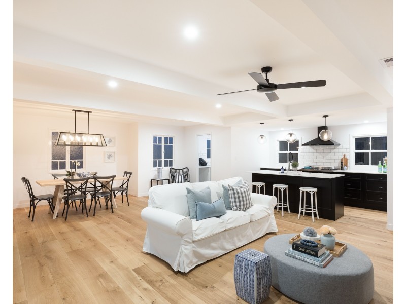 2 Annie Street, Camp Hill QLD 4152